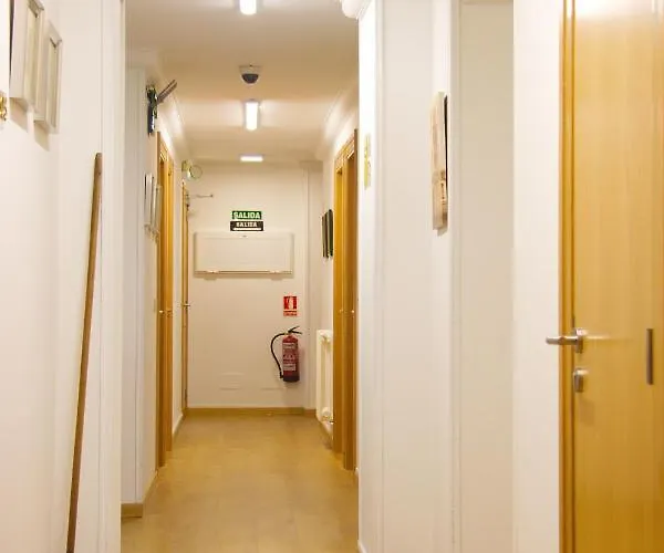 拉普威采娜旅馆 3*